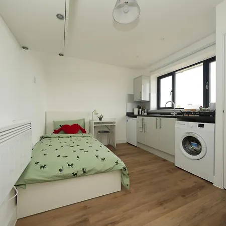 Derwent Avenue Self-Contained Apartments In Headington Oxford Exterior photo