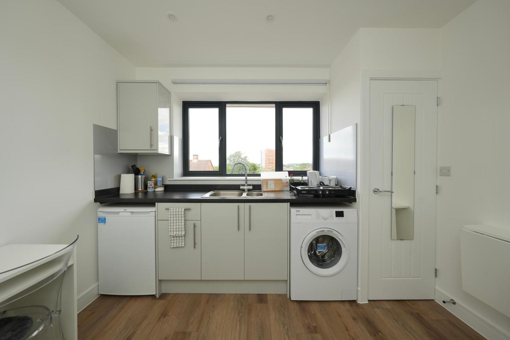 Derwent Avenue Self-contained In Headington